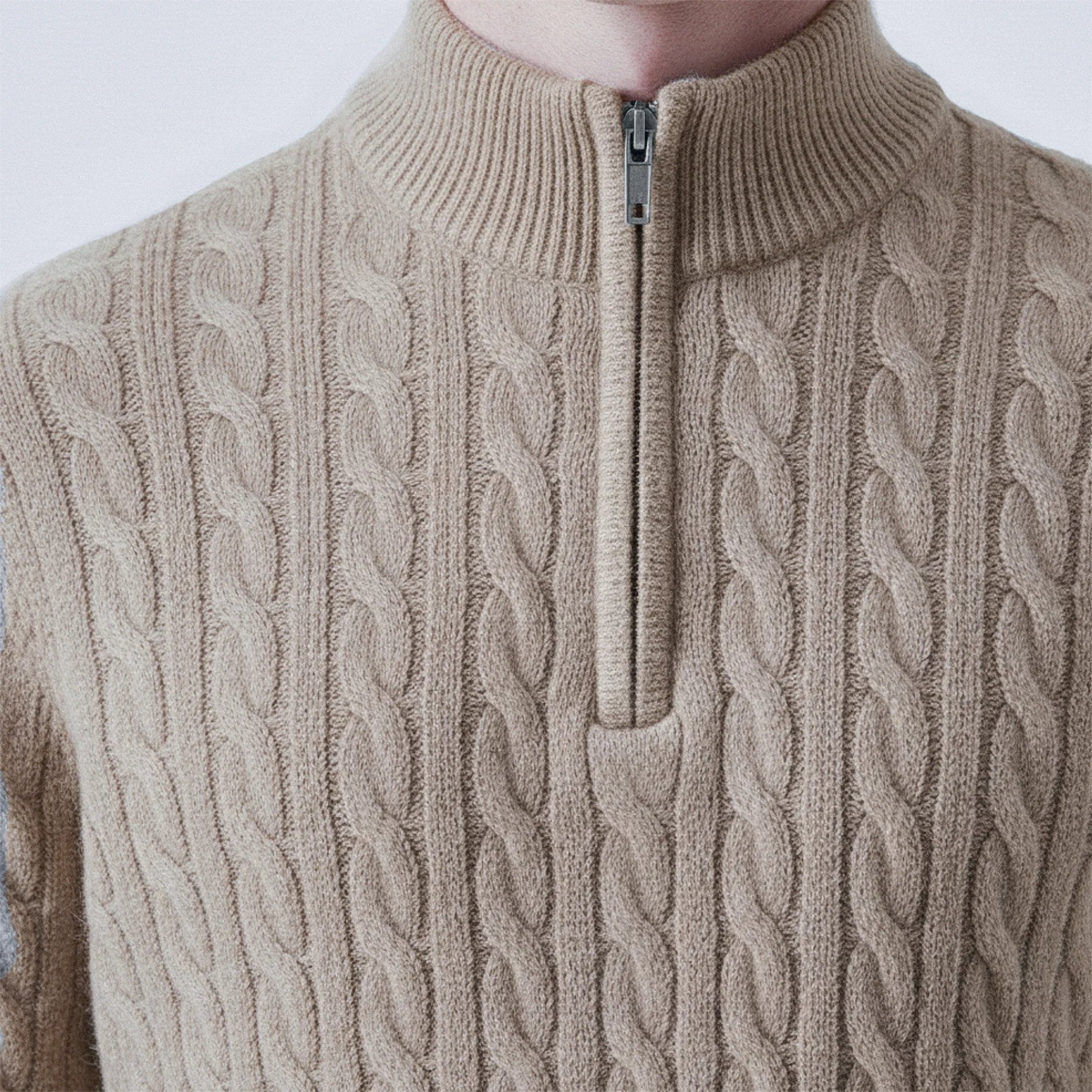 Maglione a trecce in lana 100% con zip a metà busto