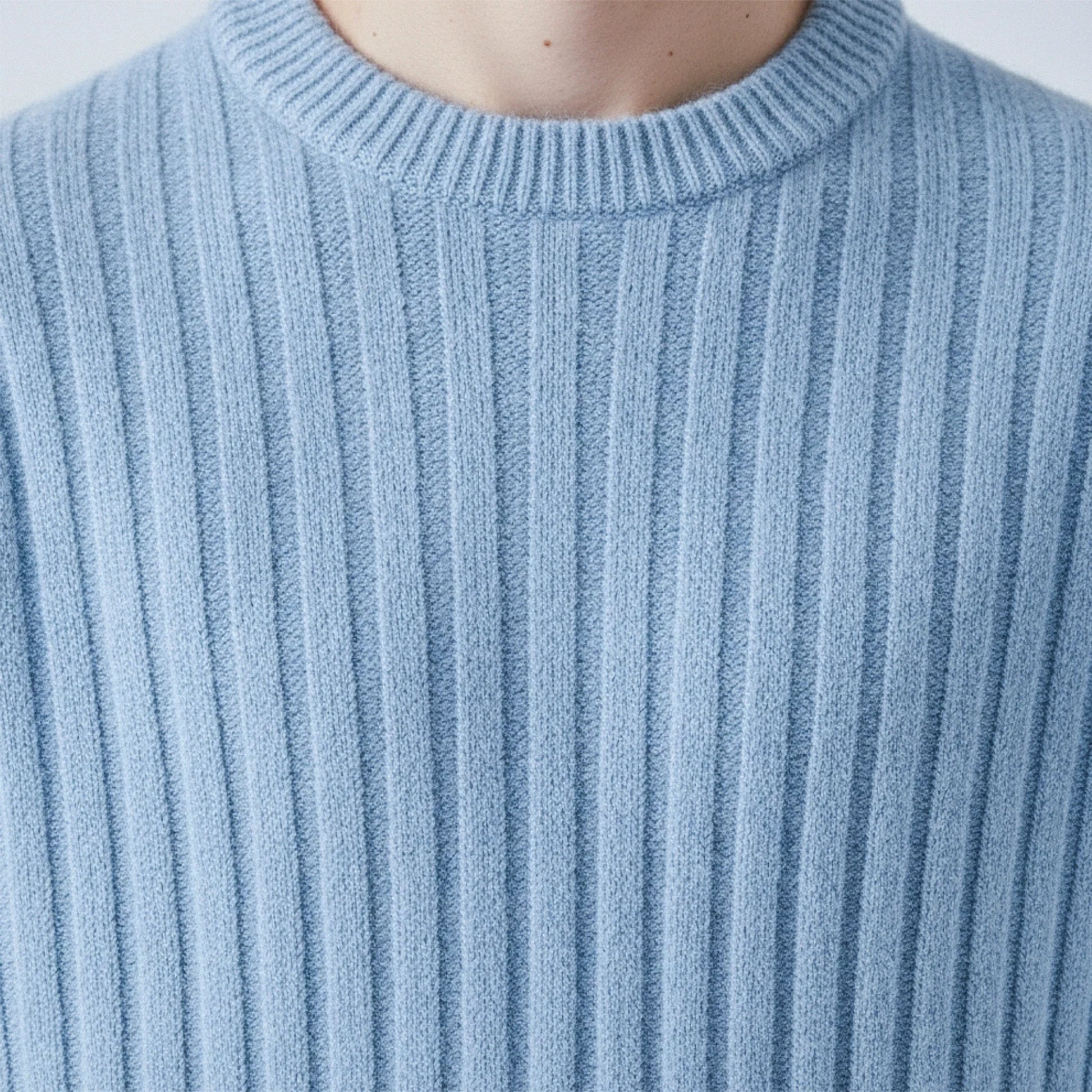 Maglione girocollo a coste in lana 100%