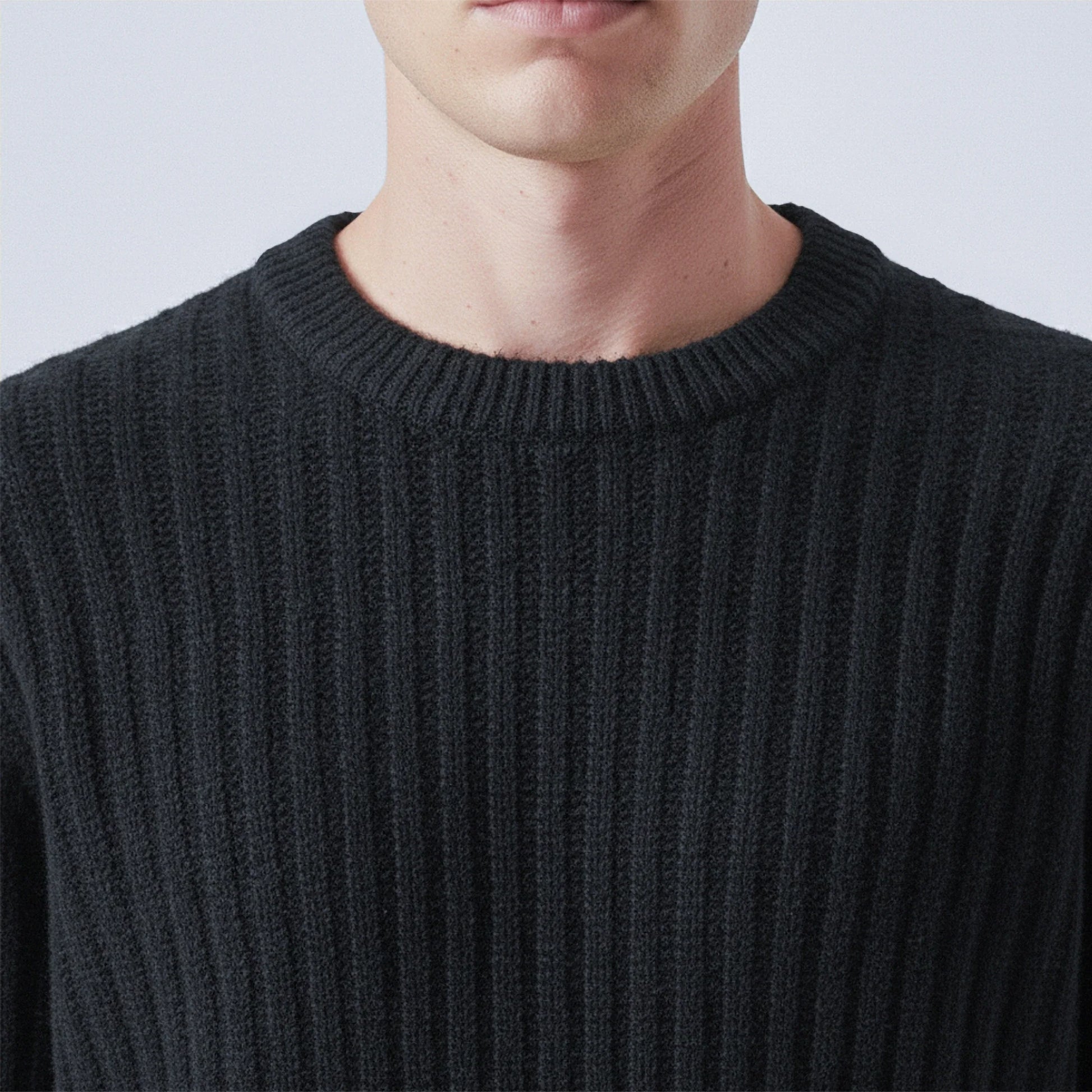 Maglione girocollo a costine in lana 100%